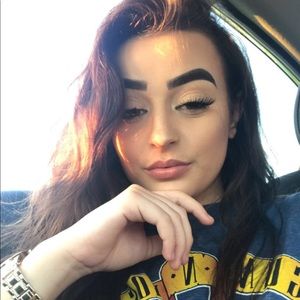 Meet your Posher, Logan